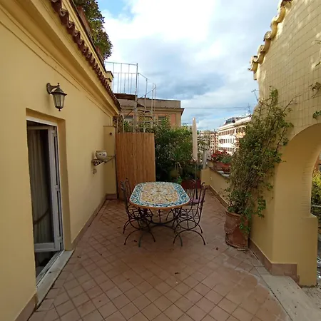 Vatican Penthouse - Terrace With View *